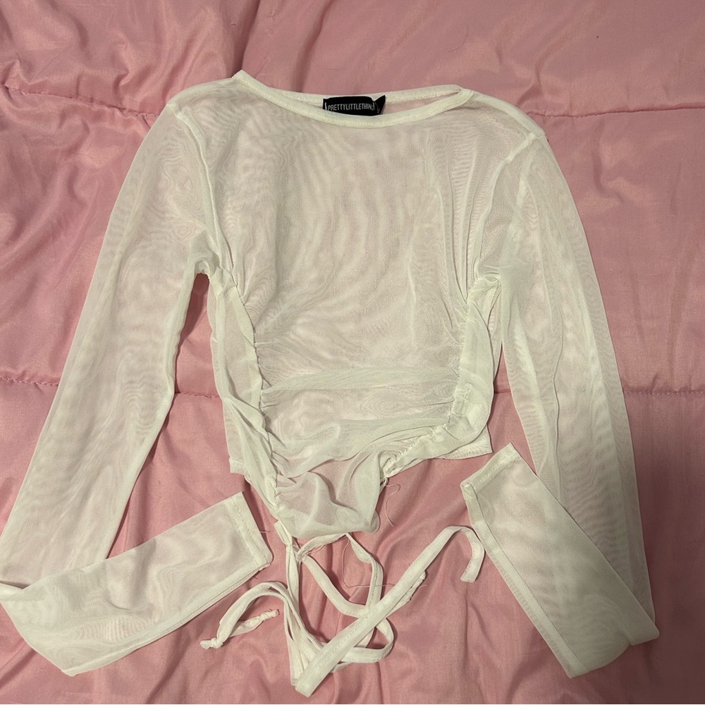 🚫SOLD🚫 Prettylittlething mesh long sleeve crop top